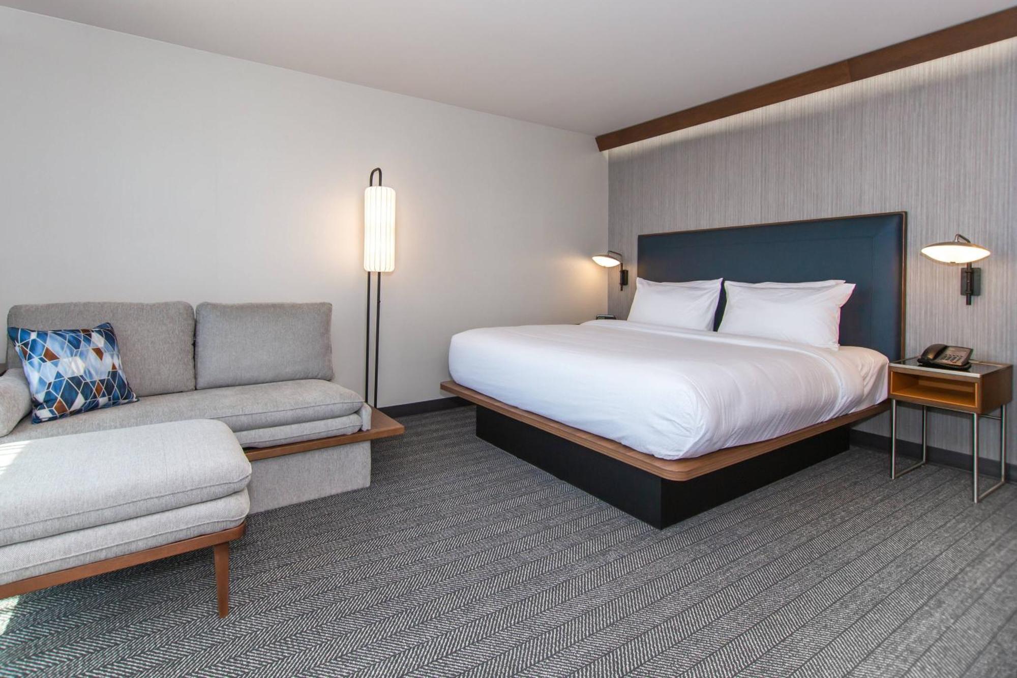 Courtyard By Marriott Rapid Stadt Exterior foto